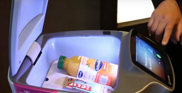 A Crowne Plaza Hotelben szobaszerv&iacute;zt szolg&aacute;ltat a Dash robot