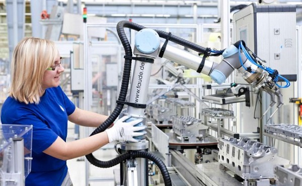 Öntudatos robotokat fejlesztenek