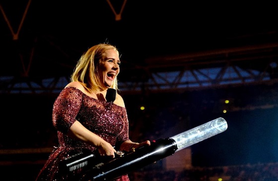Adele egy&eacute;rtelműv&eacute; tette, hogy testv&eacute;rt szeretne a kisfi&aacute;nak