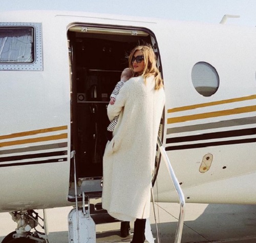 Rosie Huntington-Whiteley megmutatta a fi&aacute;t