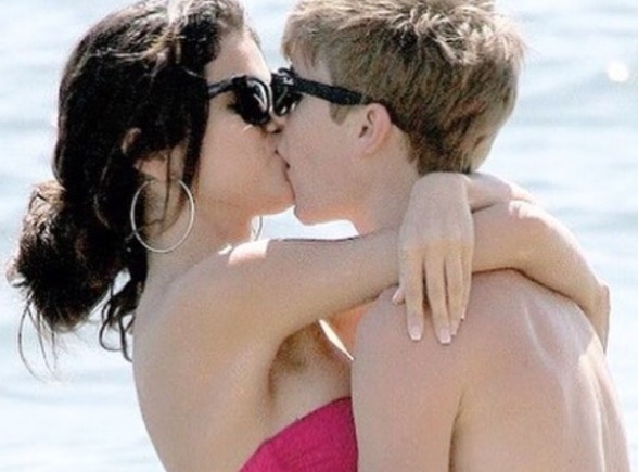 Selena Gomez &eacute;s Justin Bieber &eacute;vekkel ezelőtt - nem akarj&aacute;k elk&ouml;vetni a r&eacute;gi hib&aacute;kat