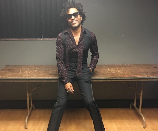 Lenny Kravitz megk&eacute;rte Nicole Kidman kez&eacute;t