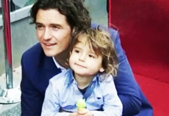 Nincs k&eacute;sz &uacute;jabb h&aacute;zass&aacute;gra? Orlando Bloom &eacute;s a kisfia, Flynn