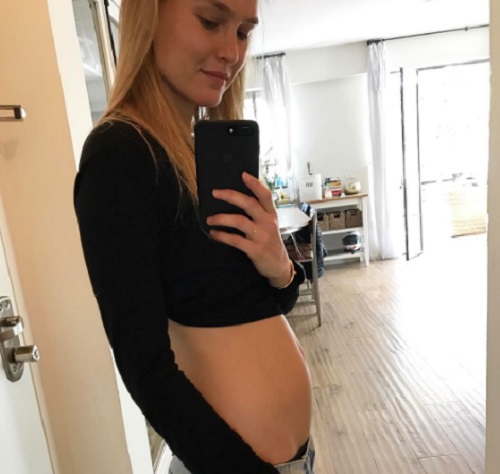 Bar Refaeli ismét várandós