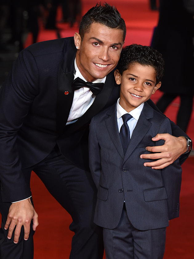 Ronaldo kisfi&aacute;val