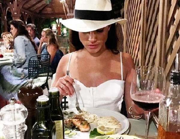 Meghan Markle Harry herceg p&aacute;rjak&eacute;nt hamarosan a kir&aacute;lyi csal&aacute;dn&aacute;l vacsor&aacute;zik