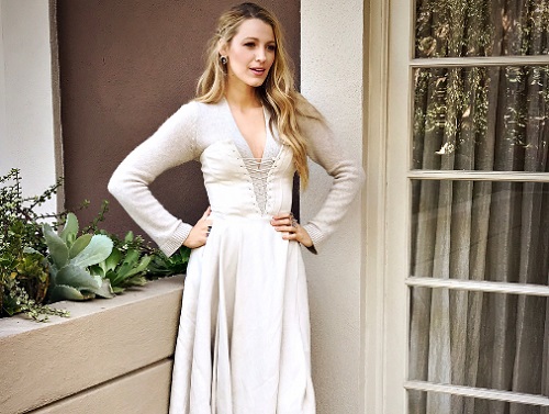 Blake Lively el&aacute;rulta, hogy sminkese zaklatta