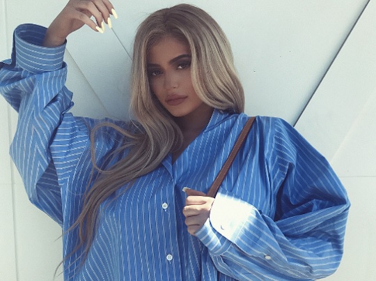 Kylie Jenner eg&eacute;sz csapatot foglalkoztat a v&aacute;rand&oacute;ss&aacute;ga miatt
