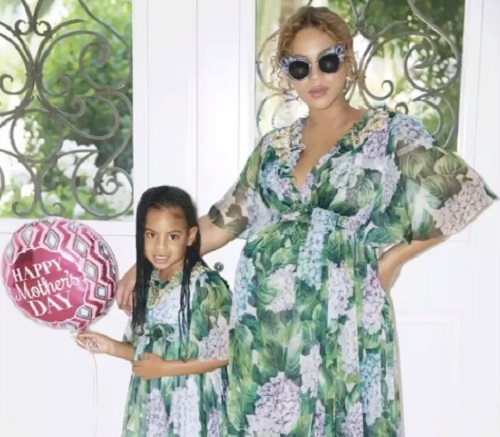 Beyonc&eacute; &ouml;t&eacute;ves &aacute;ny&aacute;val, Blue Ivy-val - megsz&uuml;lettek a kistestv&eacute;rek
