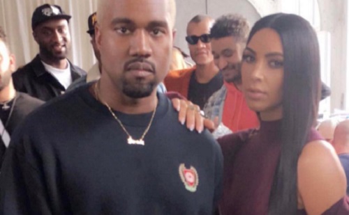 Kim Kardashian is bent volt a szülőszobában