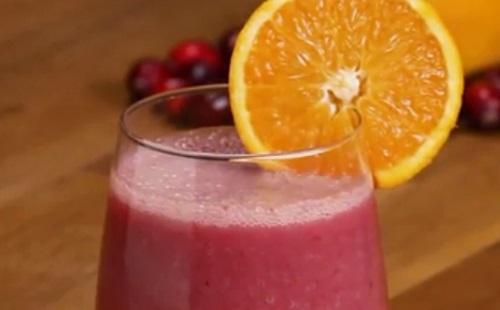 Vitamindús smoothie erdei gyümölcsökből