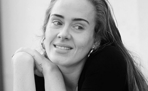 Egy évtized élményeiről énekel új albumán Adele