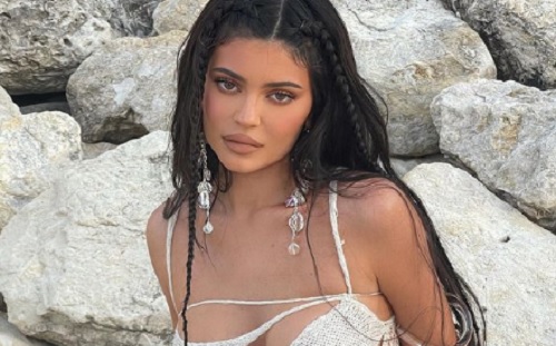 Kylie Jenner nyitott kapcsolatban él?