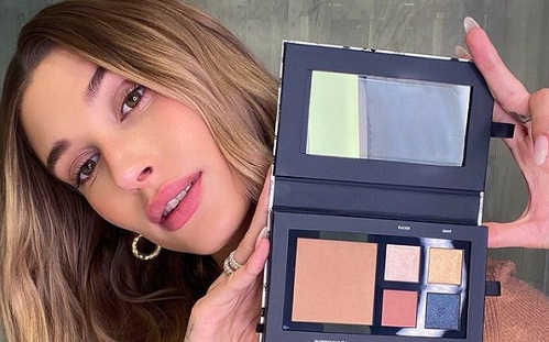 Hailey Bieber kozmetikai csatornát indít