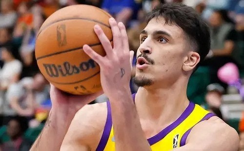 Szenzáció: a magyar kosaras LeBron James fiával játszhat