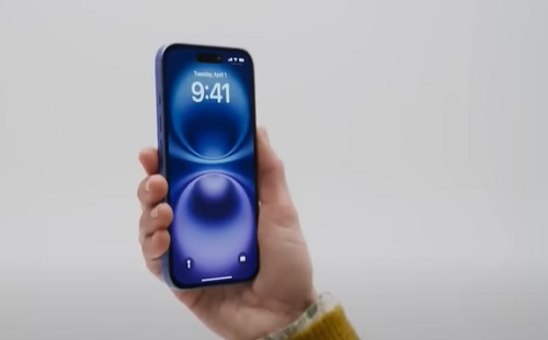 Versenybe száll az Apple a Siri új mesterséges intelligencia-funkcióival