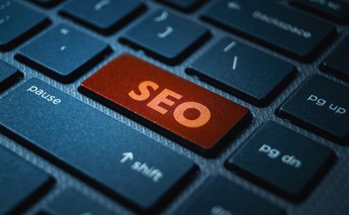 Mesterséges intelligencia és SEO: a kkv-k új előnye?