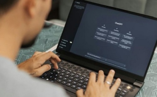 Teljes weboldal-készítéssel segíti a ChatGPT a KKV-k online megjelenését