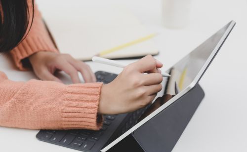 A Z generáció már mesterséges intelligenciával épít vállalkozásokat