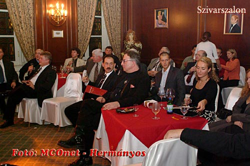 2004. Novemberi Szivarszalon III.